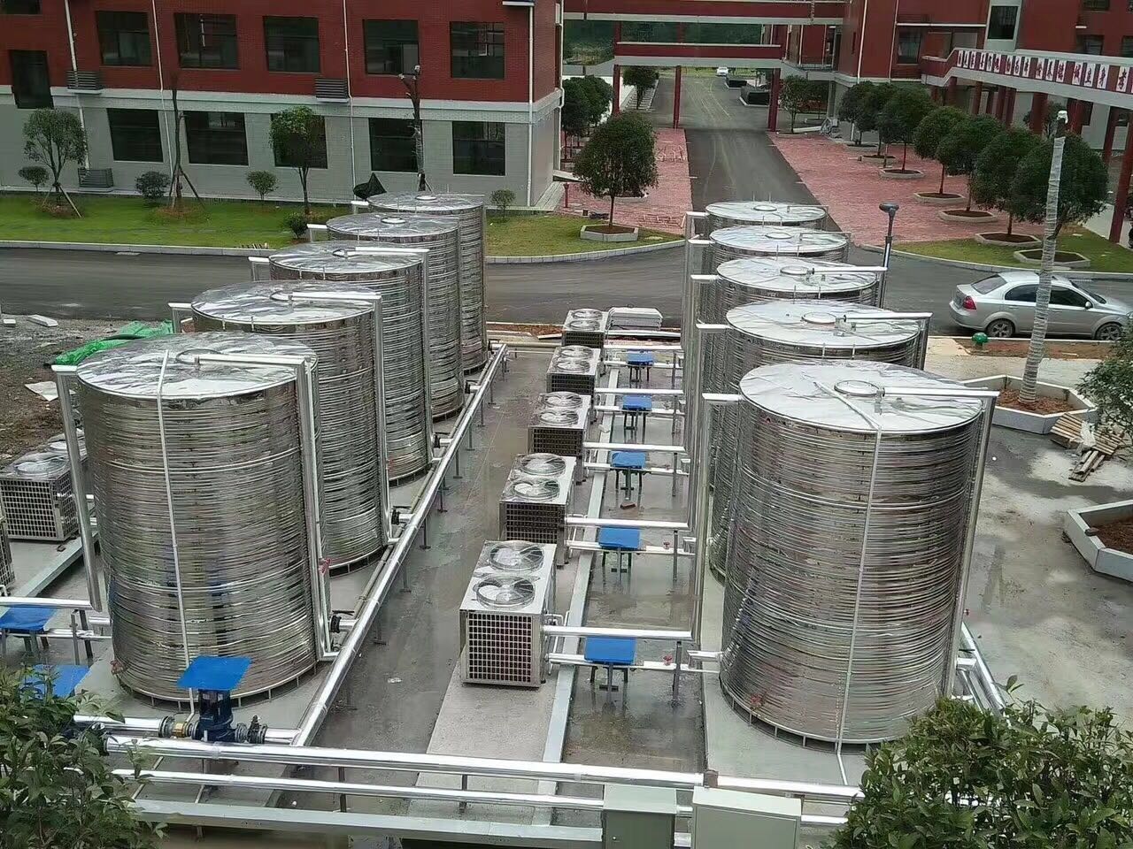 學(xué)校空氣能熱水器大興節(jié)能