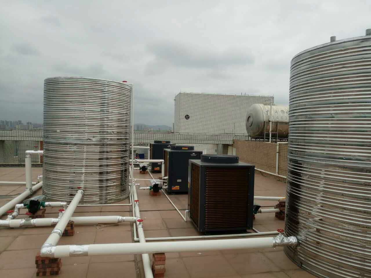 學(xué)?？諝饽軣崴鞔笈d節(jié)能